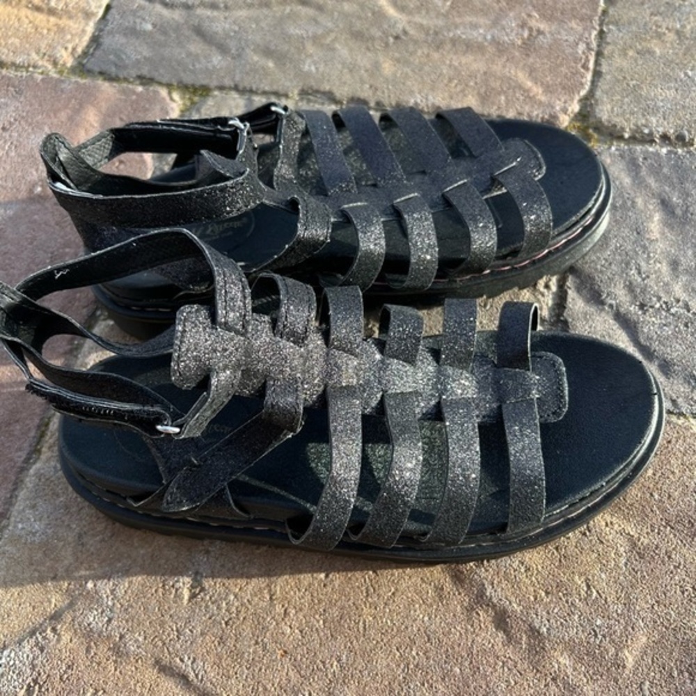 Self Esteen Black Shimmery Strappy Rubber Lug Sole Girl's Size 3 Sandals New